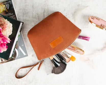Leather Make-up Bag – Full-grain leather – view 4