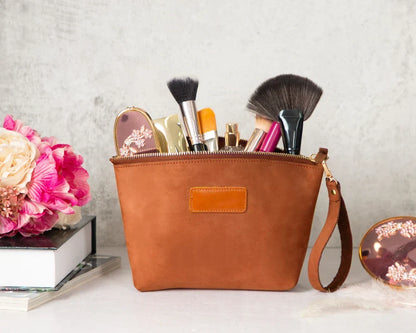 Leather Make-up Bag – Full-grain leather – view 7