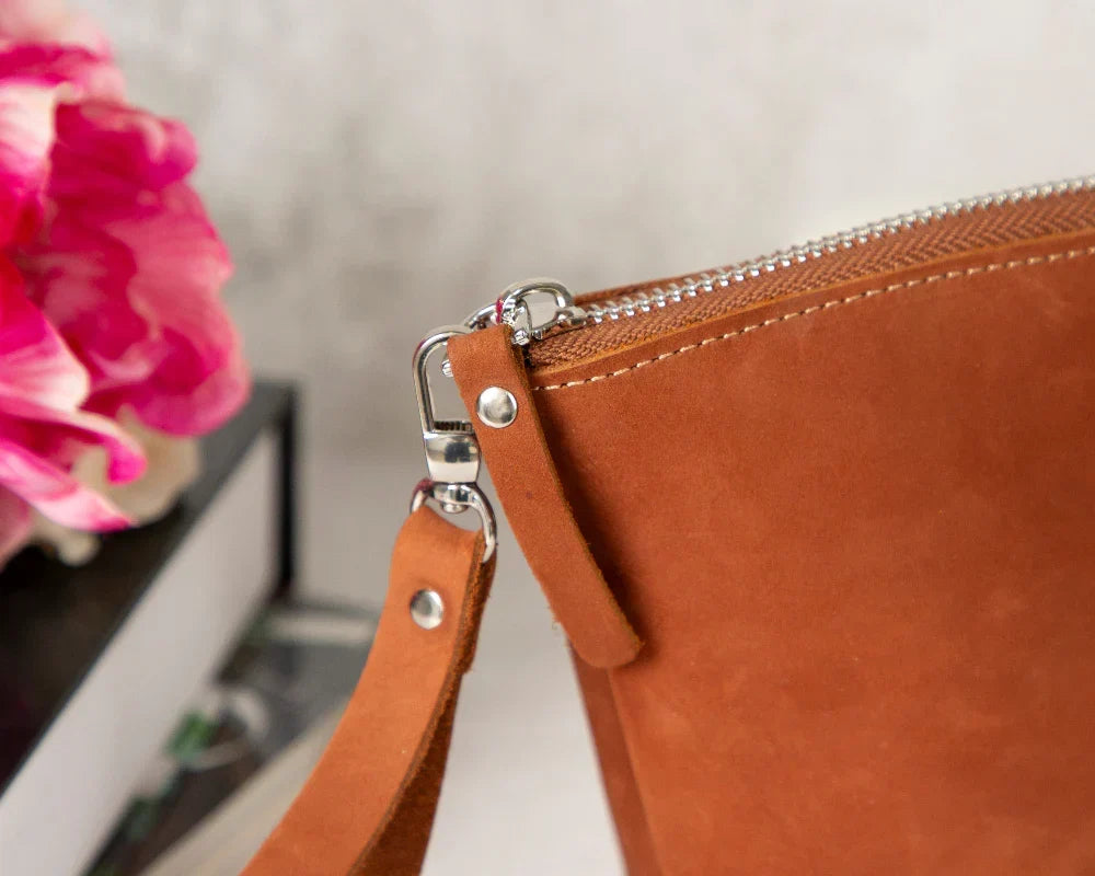 Leather Make-up Bag – Full-grain leather – view 8