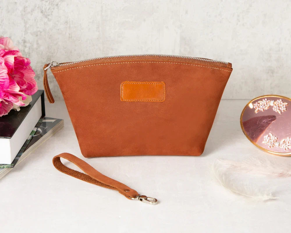 Leather Make-up Bag – Full-grain leather – view 9