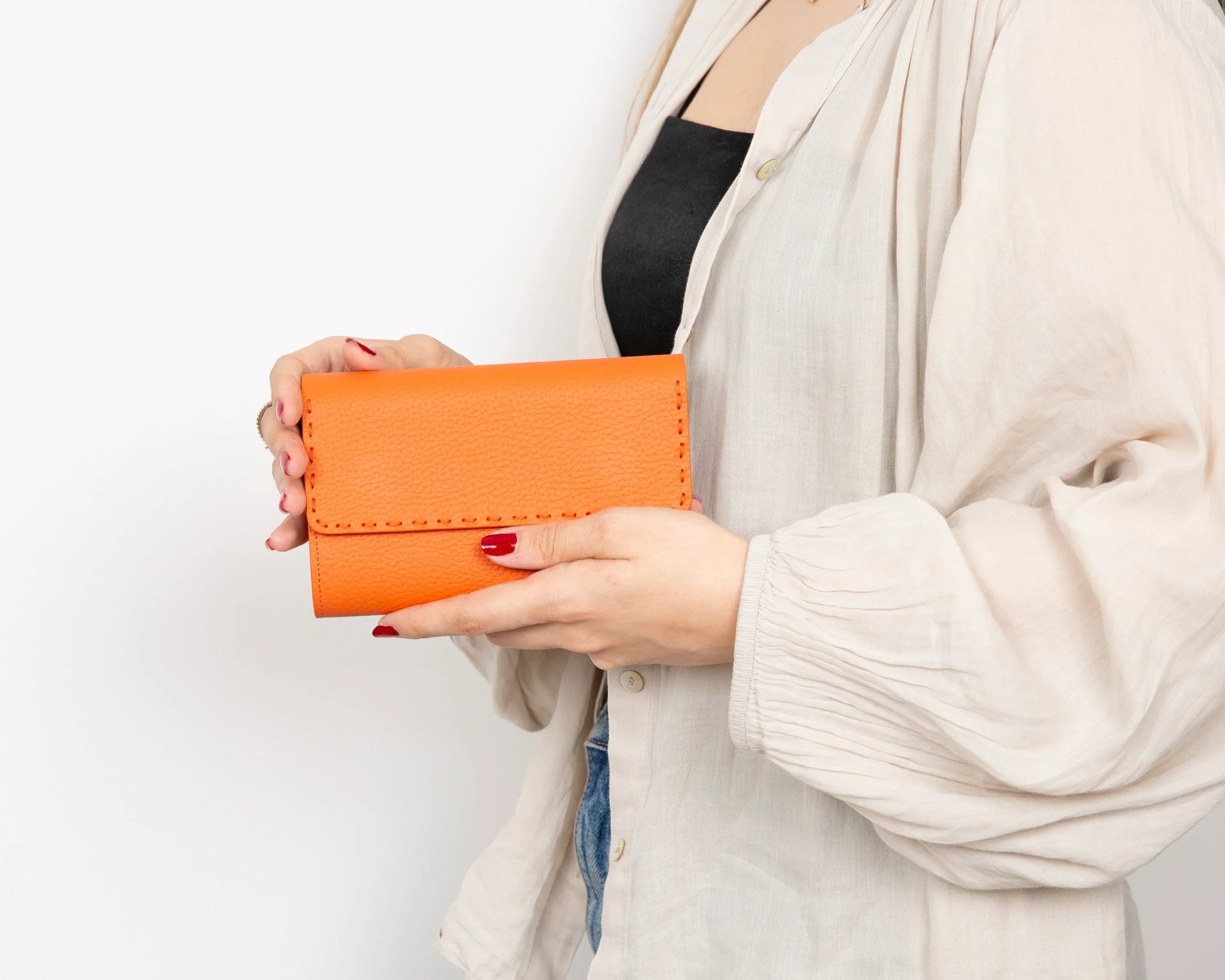 Women's Leather Wallet – Full-grain leather – view 2