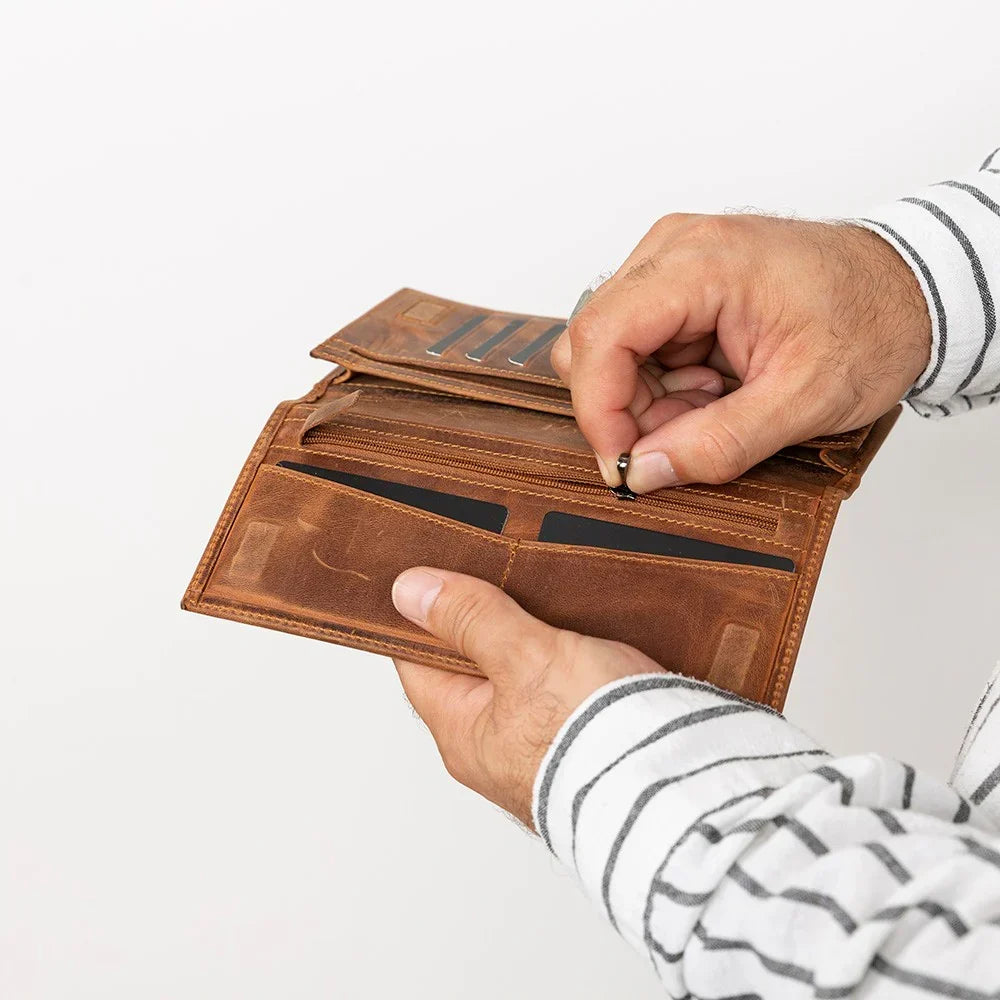 Women's Leather Wallet – Full-grain leather – view 2