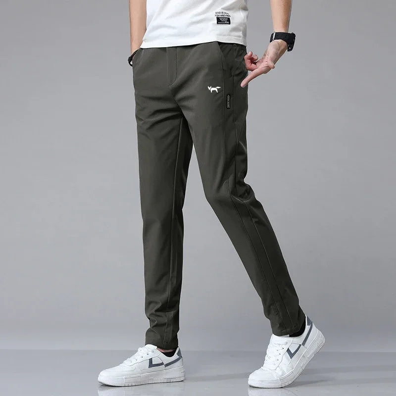 Men's Slim Fit Golf Trousers - detail view | SAINT DOR